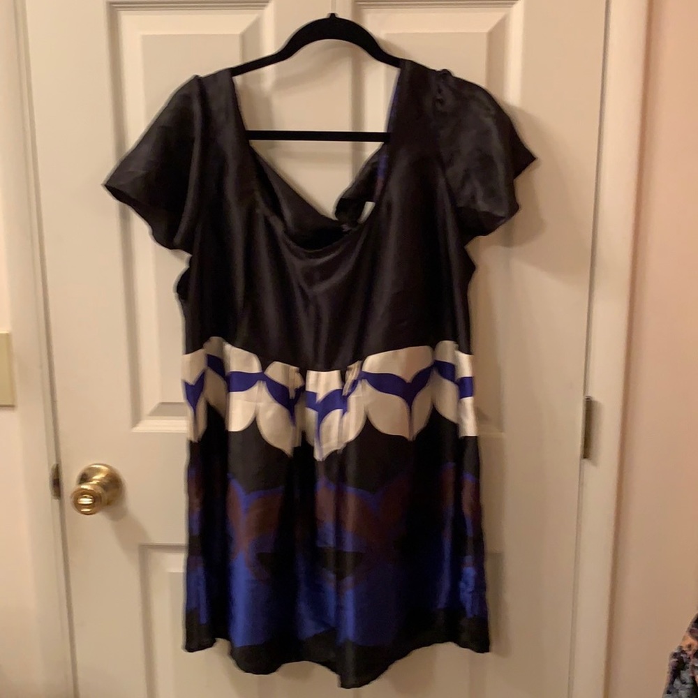 Size 18/20 Venezia Dress or Top